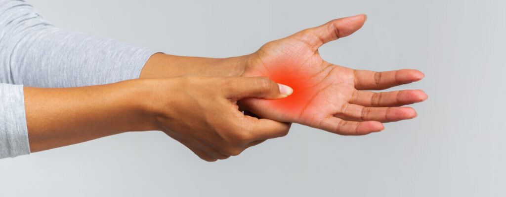 Looking For a Drug-Free Way to Manage Your Arthritis Pain? | Peak Performance PT